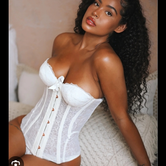 White Off the Shoulder Lace Corset Top - Picture 1 of 1